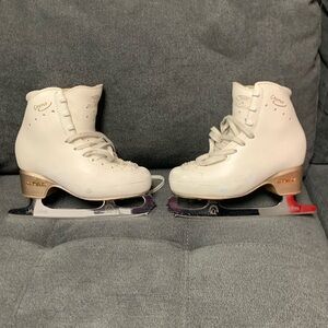Edea chorus figure skates girls size 210